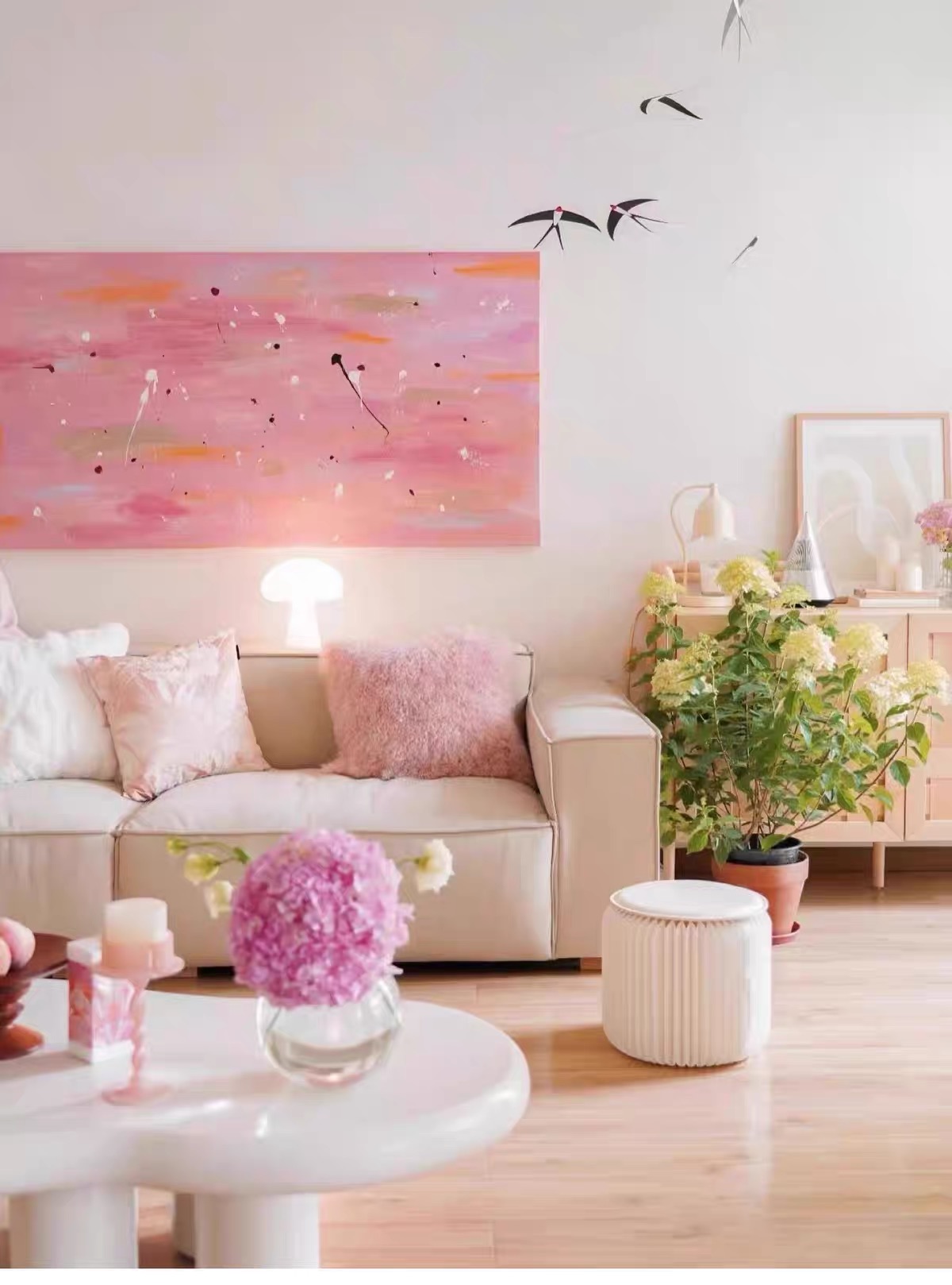 Nicyfur Tan wool furnishings in a soft pink living room